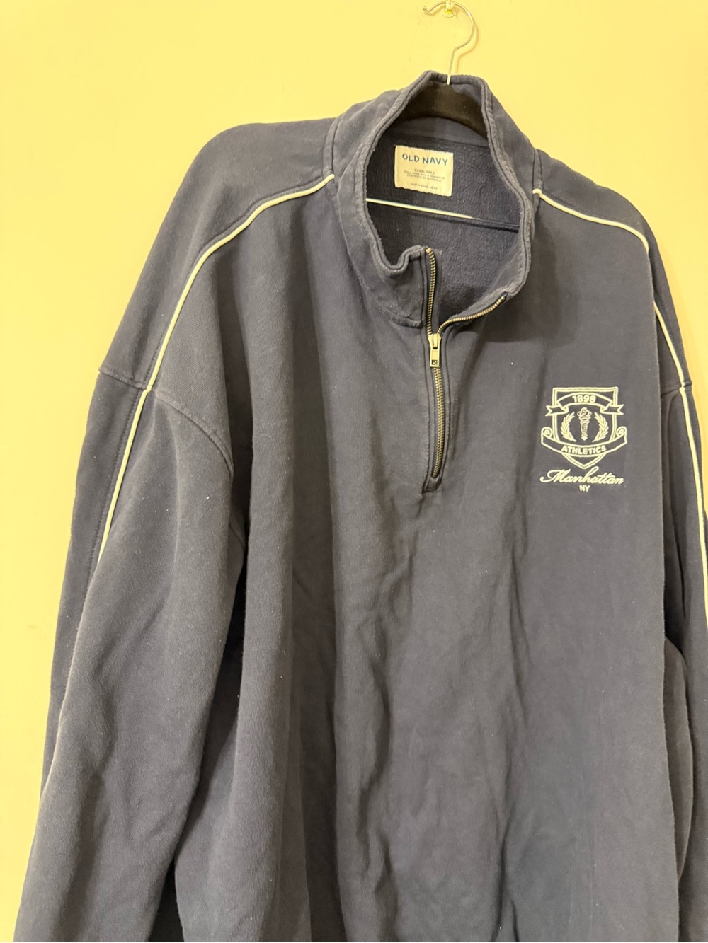 Old Navy Men's Navy Half-Zip Pullover with Contrast Piping